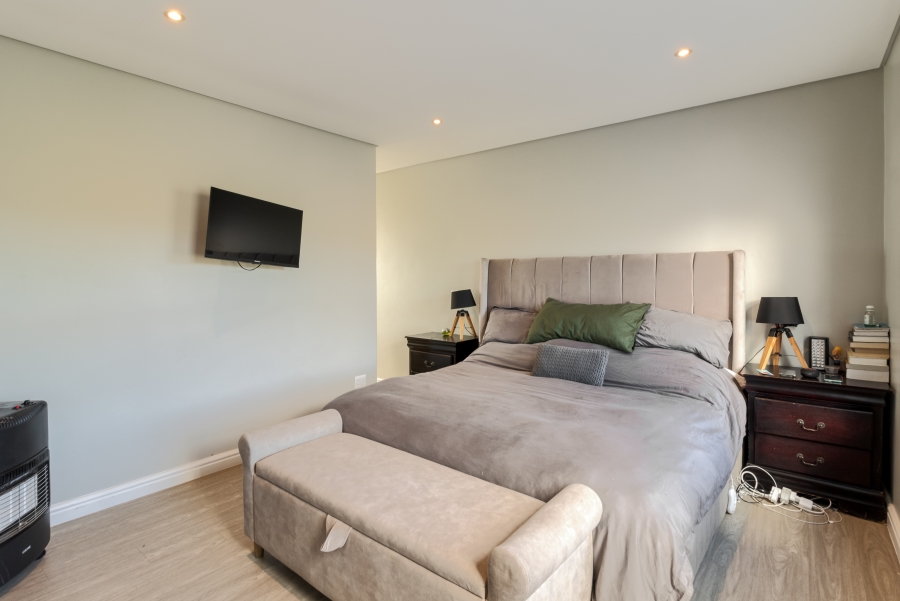 3 Bedroom Property for Sale in Croydon Gardens Estate Western Cape